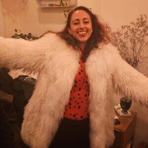 Meet your Posher, Alicia